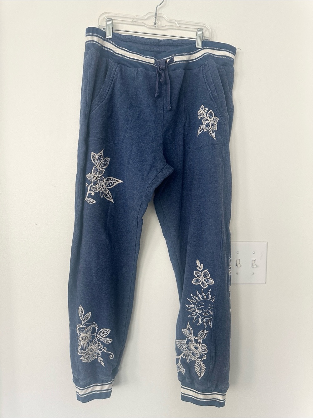 JW Los Angeles Embroidered Joggers L